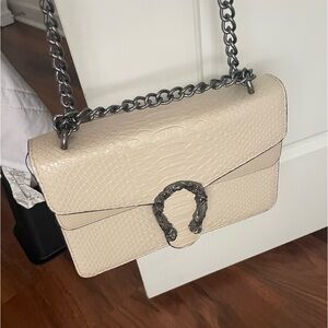“GUCCI” purse